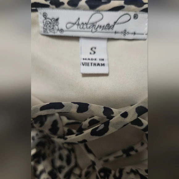 ACCLAIMED black&white cheetah print longsleeve tie front mini dress. Size small - Picture 4 of 10